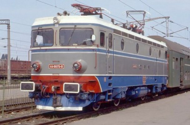 CFR SA a închiriat unor operatori privaţi trei secţii CF